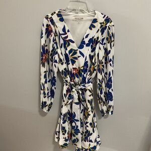 Taylor Crepe V-neck Floral Pleated Belted Above Knee Dress, Large